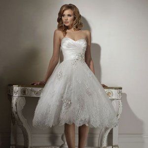 BEAUTIFUL WEDDING DRESS MID CALF LENGTH US SIZE 8